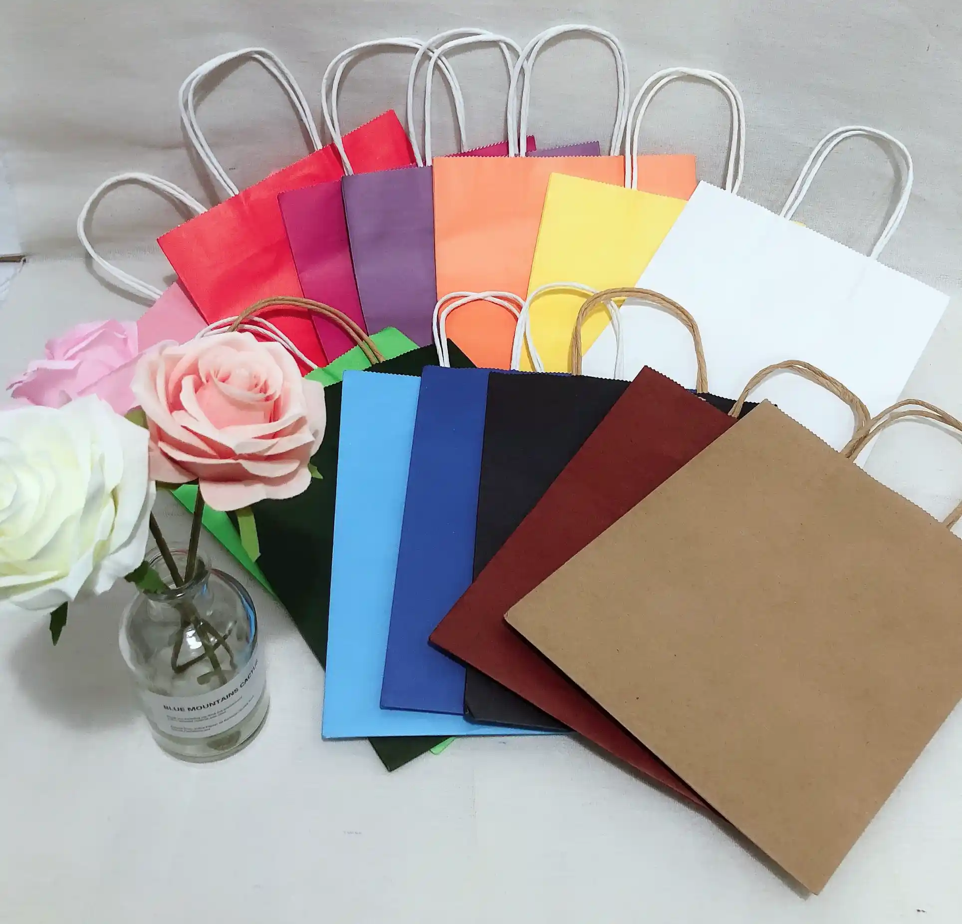 Fold-flat custom paper retail bag